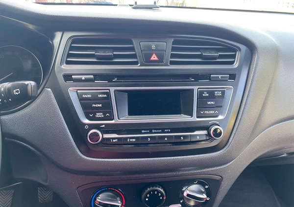 Hyundai i20 cena 37600 przebieg: 107000, rok produkcji 2016 z Dębica małe 562